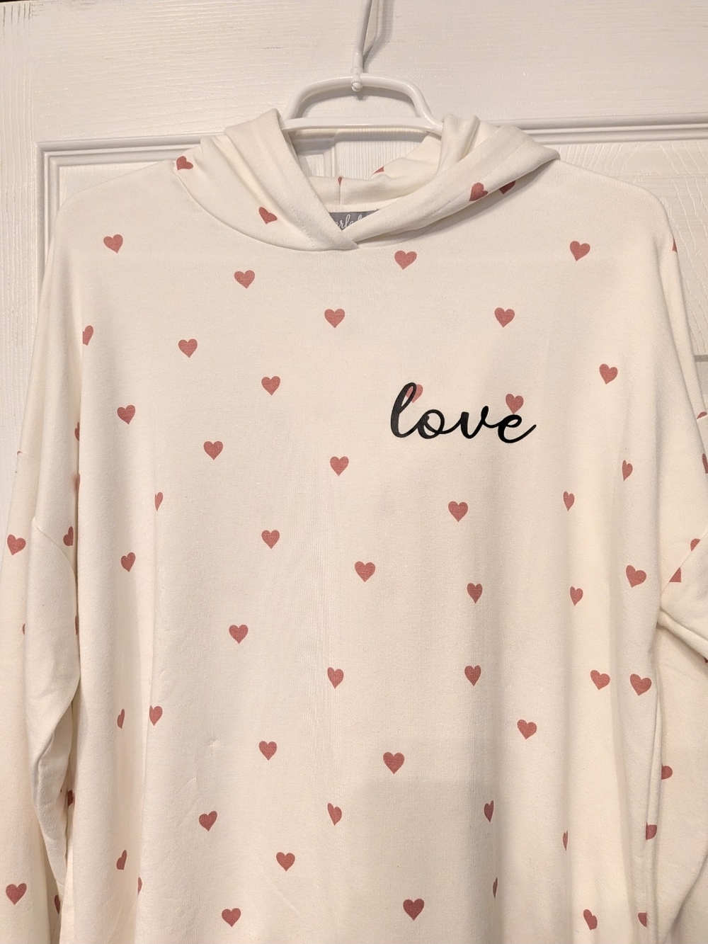 SWEET HEARTS SOFT AND COZY LOVE HOODIE. CREAM WITH ❤️'S NEW CONDITION ❤️LARGE